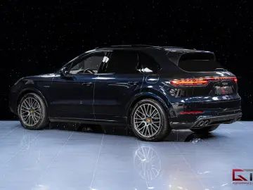 PORSCHE Cayenne E-Hyb PlatinumEdt 21  SportDesign Pano