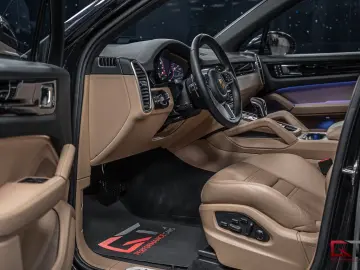 PORSCHE Cayenne E-Hyb PlatinumEdt 21  SportDesign Pano