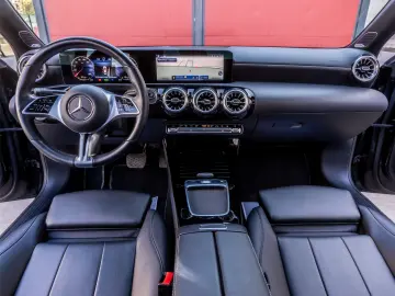 MERCEDES-BENZ A 250 e 8G-DCT Progressive 218cp Facelift