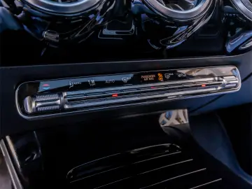 MERCEDES-BENZ A 250 e 8G-DCT Progressive 218cp Facelift