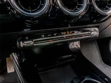 Mercedes A 180d 116 cp BUSINESS SOLUTION 7G - DCT