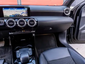 Mercedes A180 136 cp Cutie automata 7G - DCT 1.4 benzina