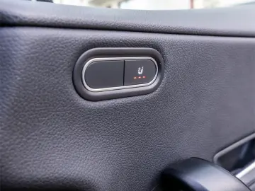 Mercedes A180 136 cp Cutie automata 7G - DCT 1.4 benzina