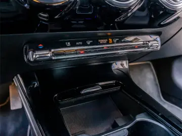 Mercedes A180 136 cp Cutie automata 7G - DCT 1.4 benzina