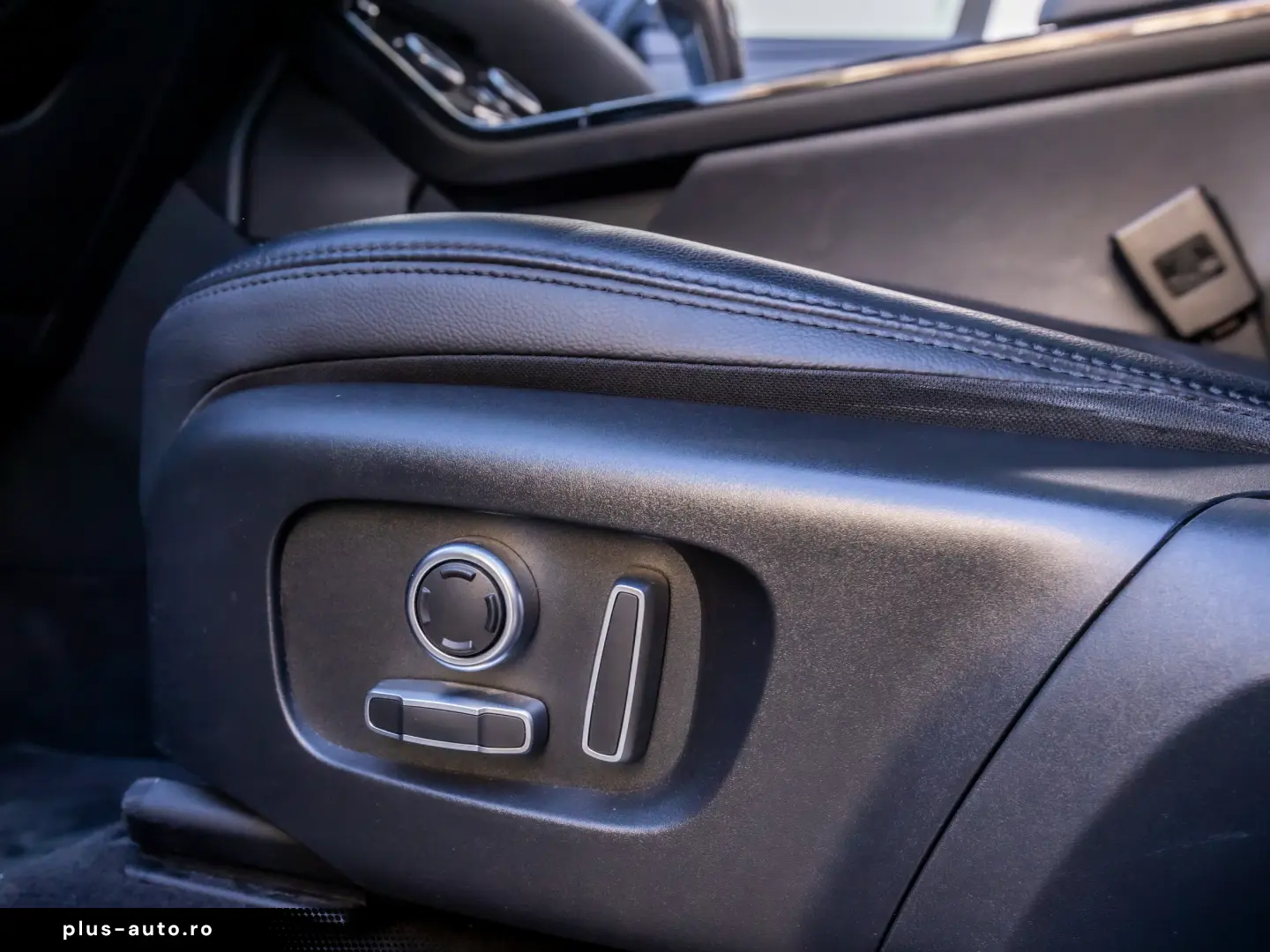 Range Rover Evoque P300 PHEV S 4x4 Plug-in Hybrid 309 cp