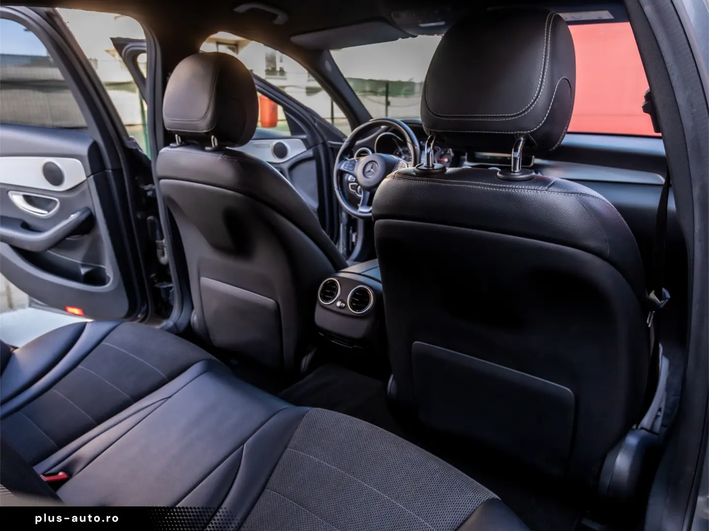 MERCEDES-BENZ C 220d BlueTEC 7G-TRONIC Avantgarde 170cp