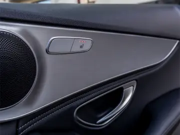 MERCEDES-BENZ C 220d BlueTEC 7G-TRONIC Avantgarde 170cp