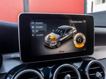 MERCEDES-BENZ C 220d BlueTEC 7G-TRONIC Avantgarde 170cp