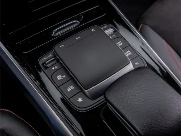 MERCEDES-BENZ GLB 200 4MATIC AMG Line 163CP 8G-DCT 2022