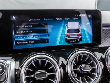 MERCEDES-BENZ GLB 200 4MATIC AMG Line 163CP 8G-DCT 2022