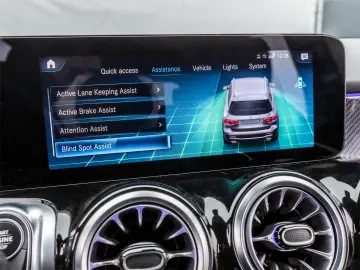 MERCEDES-BENZ GLB 200 4MATIC AMG Line 163CP 8G-DCT 2022