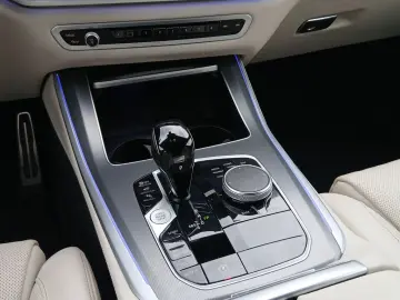 BMW X5 xDrive40d M-SPORT LED NAVI STANDH 360  20