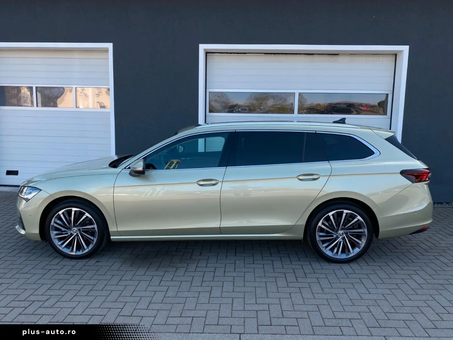 SKODA SUPERB COMBI L&K 4x4 SUITE VOLL GARANTIE-06 2029