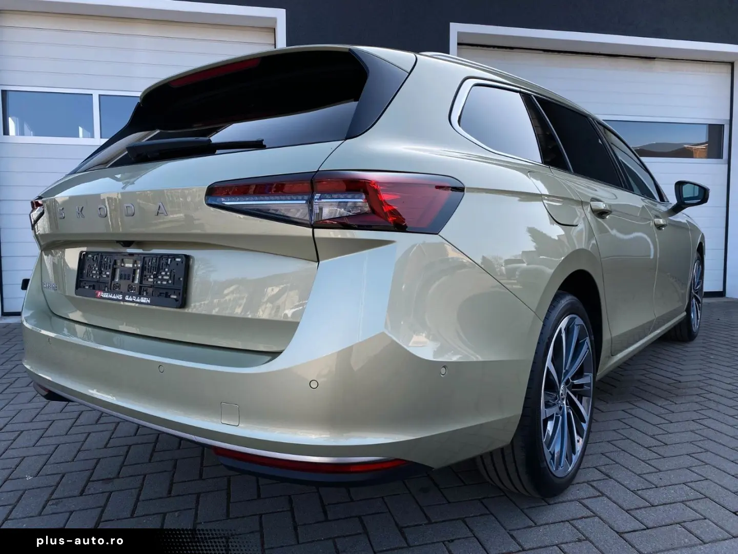 SKODA SUPERB COMBI L&K 4x4 SUITE VOLL GARANTIE-06 2029