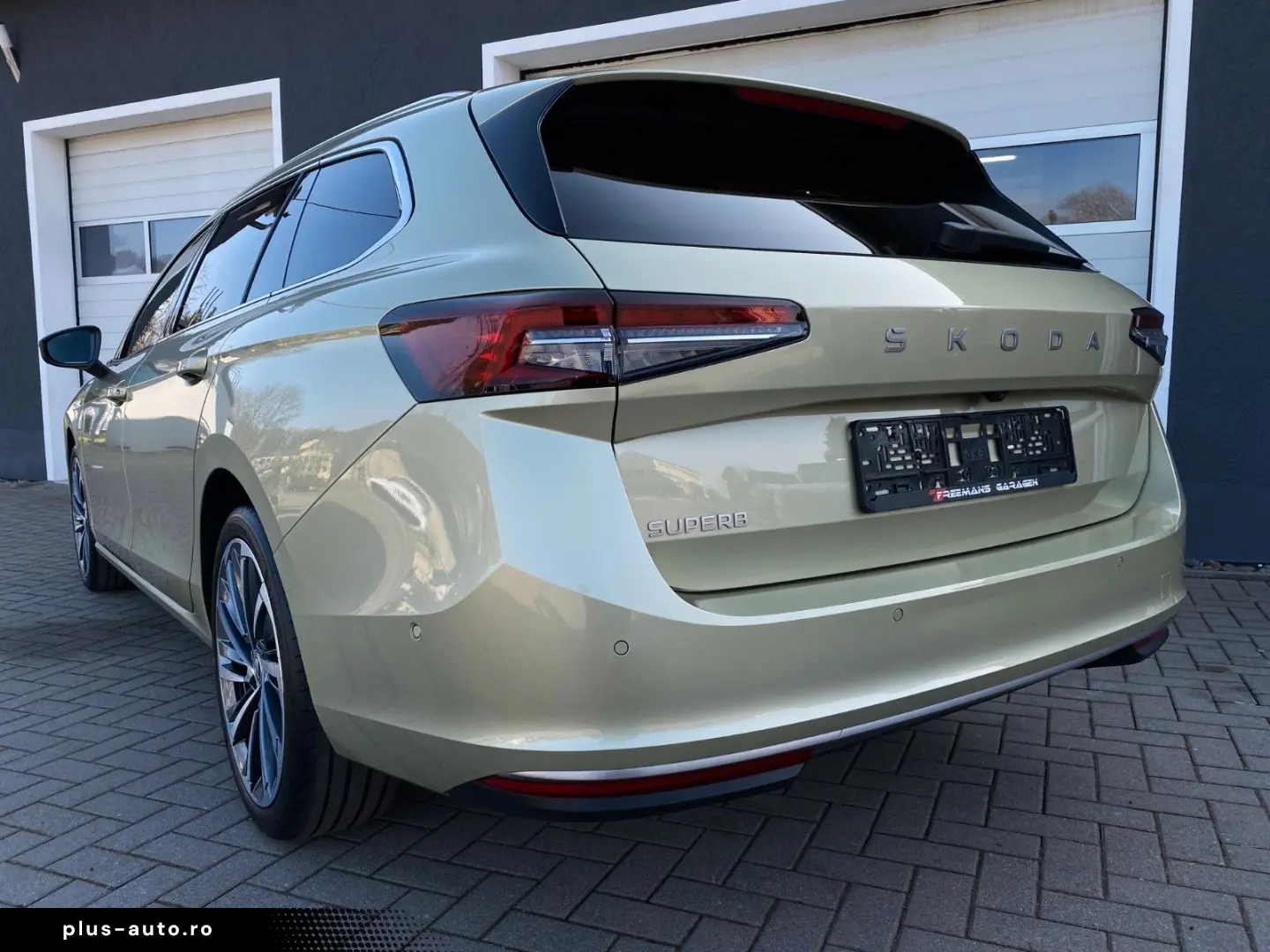 SKODA SUPERB COMBI L&K 4x4 SUITE VOLL GARANTIE-06 2029