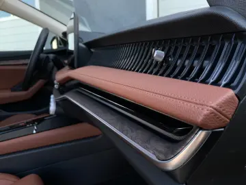 SKODA SUPERB COMBI L&K 4x4 SUITE VOLL GARANTIE-06 2029