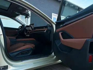 SKODA SUPERB COMBI L&K 4x4 SUITE VOLL GARANTIE-06 2029