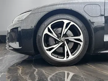 AUDI e-tron GT quattro  DYNAMIK 360  OPTIK HUD MATRIX