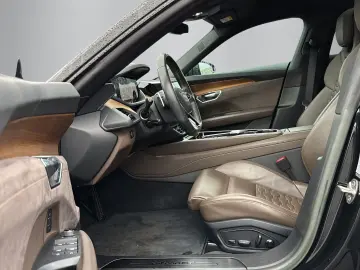 AUDI e-tron GT quattro  DYNAMIK 360  OPTIK HUD MATRIX
