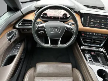 AUDI e-tron GT quattro  DYNAMIK 360  OPTIK HUD MATRIX