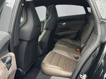 AUDI e-tron GT quattro  DYNAMIK 360  OPTIK HUD MATRIX