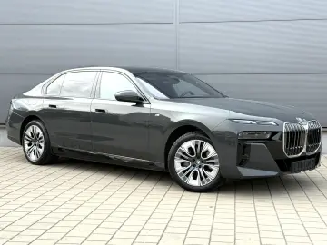 BMW i7 xDrive 60 M Sport Integral B&W Lounge Seating