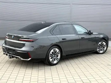 BMW i7 xDrive 60 M Sport Integral B&W Lounge Seating