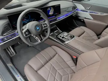 BMW i7 xDrive 60 M Sport Integral B&W Lounge Seating