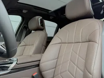 BMW i7 xDrive 60 M Sport Integral B&W Lounge Seating