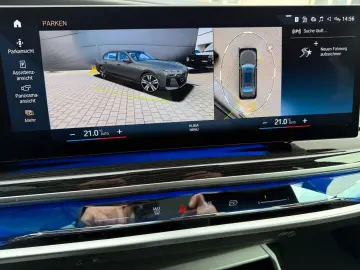 BMW i7 xDrive 60 M Sport Integral B&W Lounge Seating