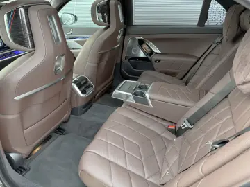 BMW i7 xDrive 60 M Sport Integral B&W Lounge Seating
