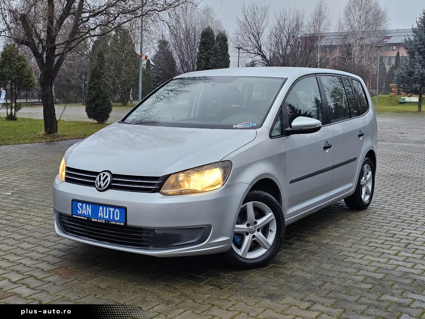 VW Touran 7 locuri 2011 1.6 TDI 105 CP euro 5