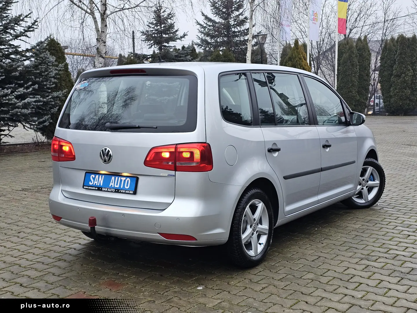 VW Touran 7 locuri 2011 1.6 TDI 105 CP euro 5