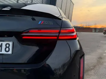 BMW M5 4.4 V8 xDrive BMW Garantie  NAP Abgas B&W