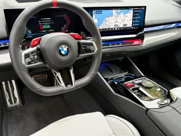 BMW M5 Tou DA-Prof HUD 360  B&W Sitzbel Pano AHK 21