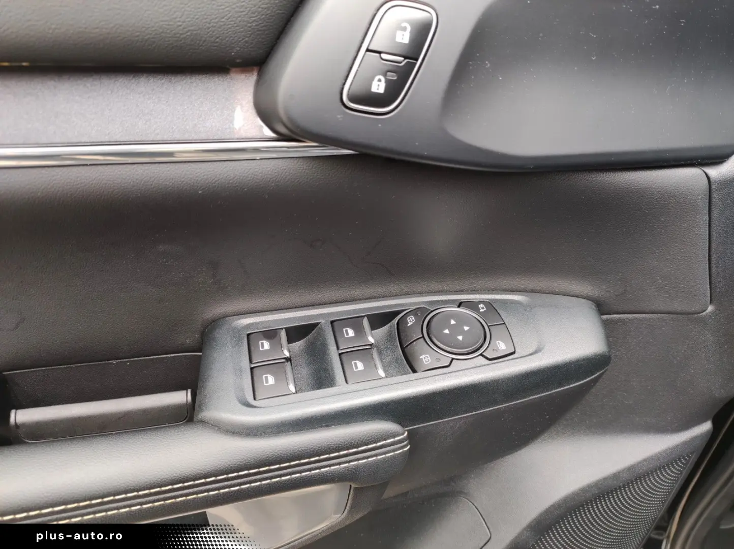 FORD Ranger Wildtrak DoKa Autom Rollo LED ACC AHK