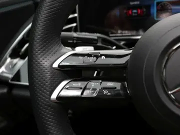 MERCEDES-BENZ E 400 e 4M AMG Panorama Burmester Memory 360