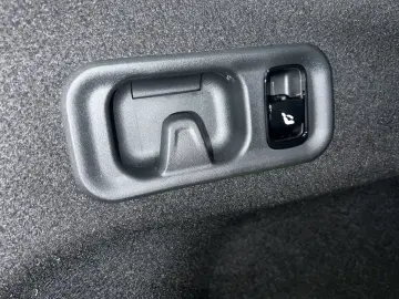 MERCEDES-BENZ E400e AMG Premium  AIRMATIC Masage HAL&hellip;