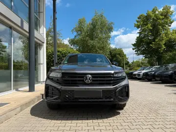VW Touareg  R-Line   DYNAUDIO  22   AHK  LUFT  PANO