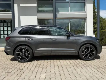 VW Touareg  R-Line   DYNAUDIO  22   AHK  LUFT  PANO