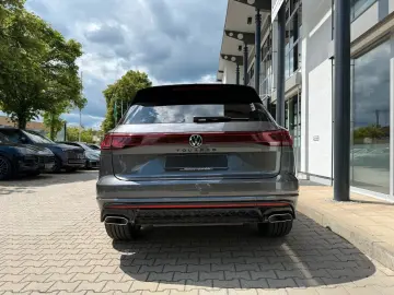 VW Touareg  R-Line   DYNAUDIO  22   AHK  LUFT  PANO
