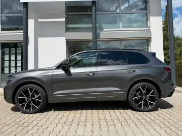 VW Touareg  R-Line   DYNAUDIO  22   AHK  LUFT  PANO