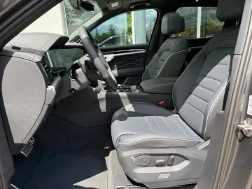 VW Touareg  R-Line   DYNAUDIO  22   AHK  LUFT  PANO