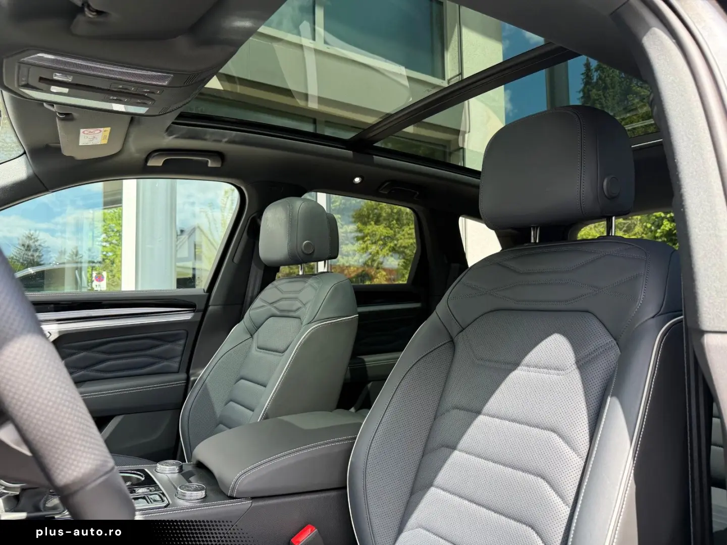 VW Touareg  R-Line   DYNAUDIO  22   AHK  LUFT  PANO