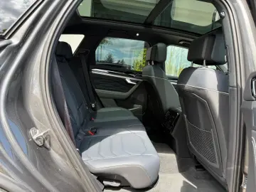 VW Touareg  R-Line   DYNAUDIO  22   AHK  LUFT  PANO