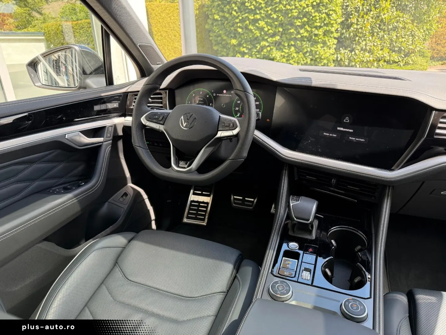 VW Touareg  R-Line   DYNAUDIO  22   AHK  LUFT  PANO