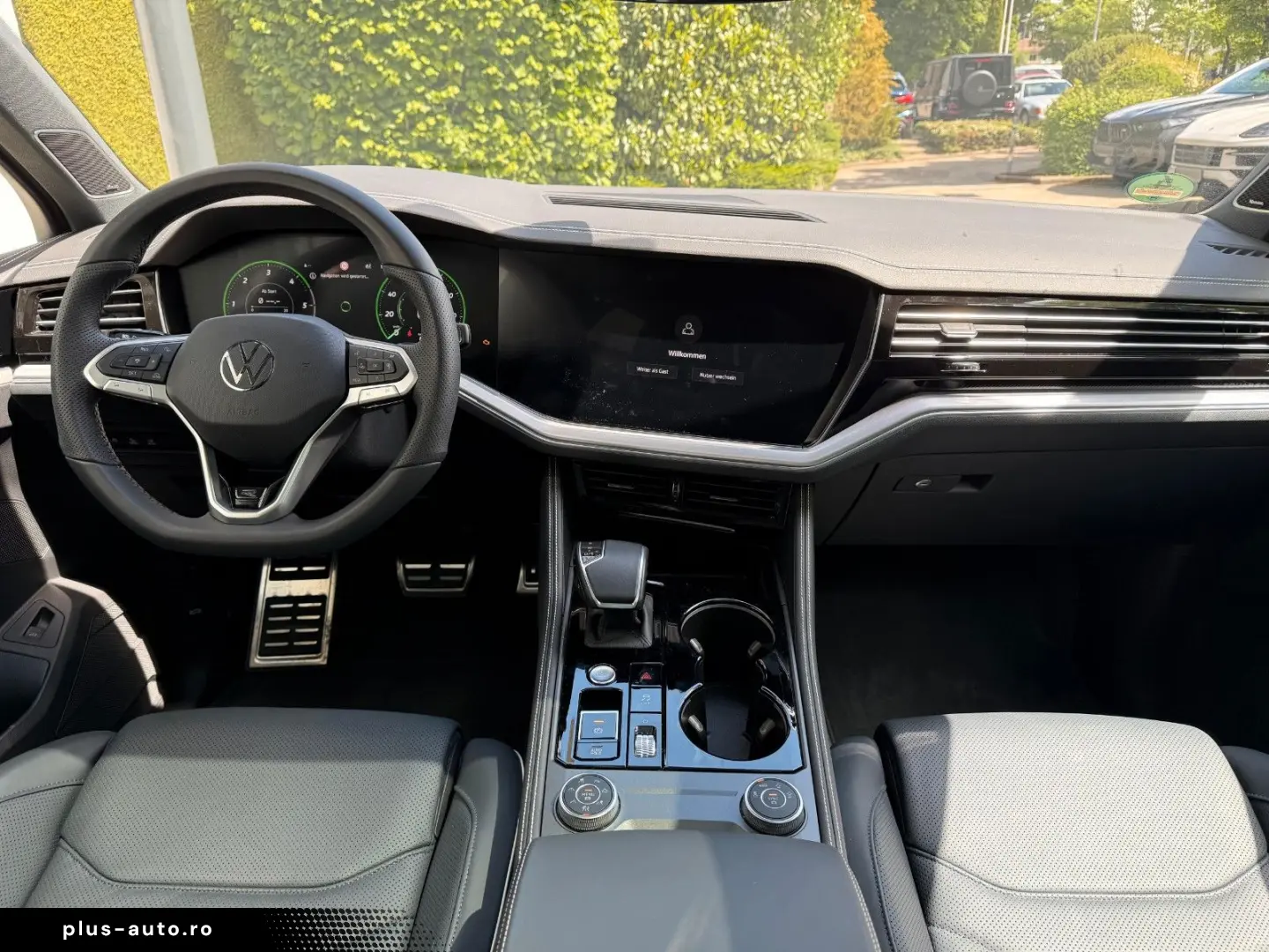 VW Touareg  R-Line   DYNAUDIO  22   AHK  LUFT  PANO