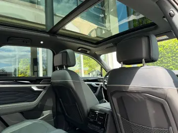 VW Touareg  R-Line   DYNAUDIO  22   AHK  LUFT  PANO
