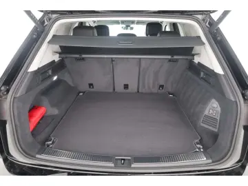 VW Touareg 3.0 TDI V6 4Mot. Elegance Tip. AHK NAV