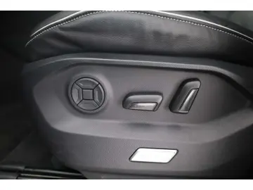 VW Touareg 3.0 TDI V6 4Mot. Elegance Tip. AHK NAV